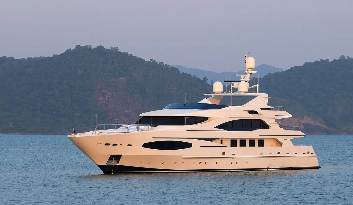 Azure Crown — 62 ft flybridge yacht for yacht charter in Dubai
