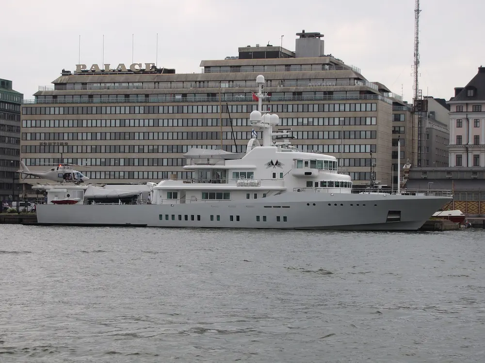 Desert Rose — 88 ft superyacht in Dubai, view 3