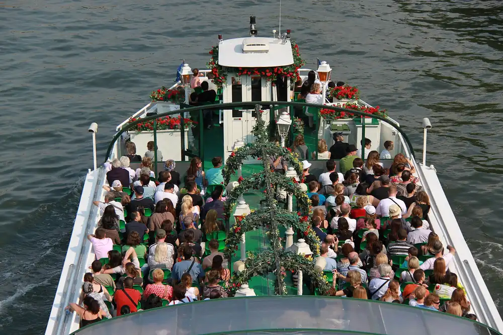 Shared Yacht Tours on a yacht in Dubai