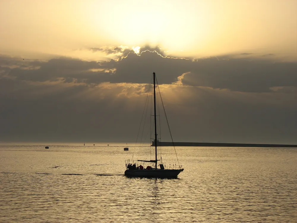 Sunset Cruises on a yacht in Dubai