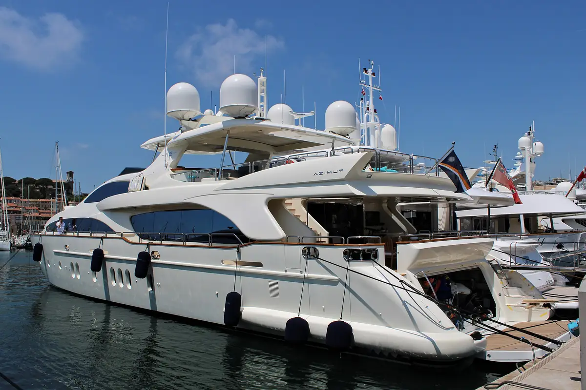 Golden Hour — 56 ft motor yacht for yacht charter in Dubai