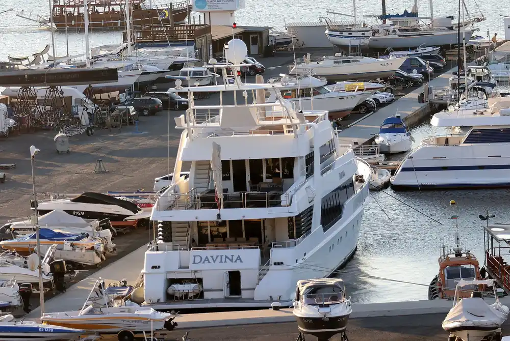 Marina Star — 52 ft motor yacht in Dubai, view 2