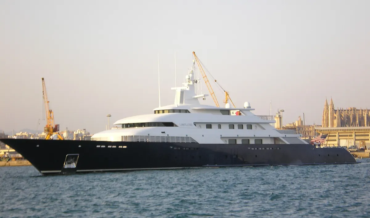 Ocean Monarch — 118 ft superyacht for yacht charter in Dubai