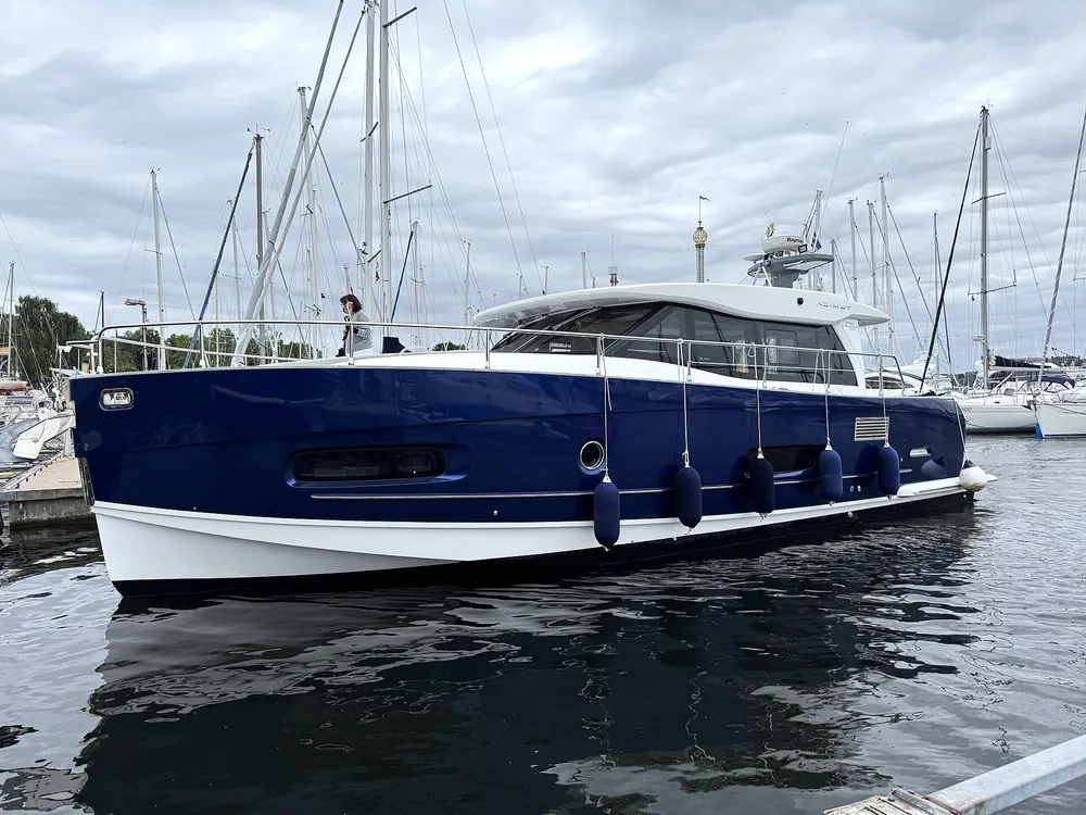 Palm Voyager — 68 ft motor yacht in Dubai, view 3