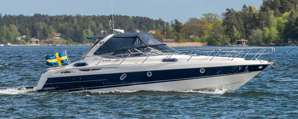 Pearl Runner — 44 ft motor yacht in Dubai, view 2