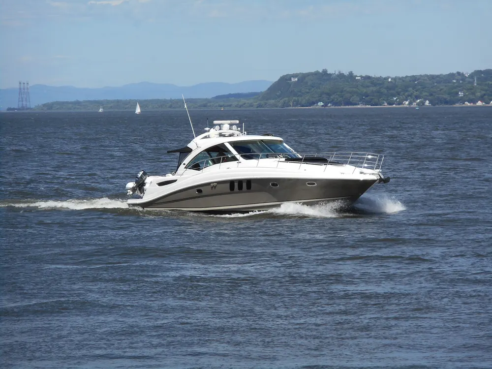 Pearl Runner — 44 ft motor yacht in Dubai, view 3