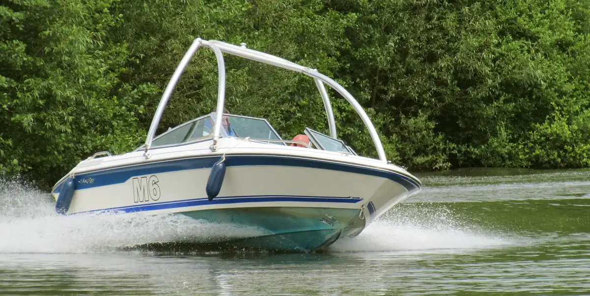 Sea Dart — 36 ft sport boat for yacht charter in Dubai