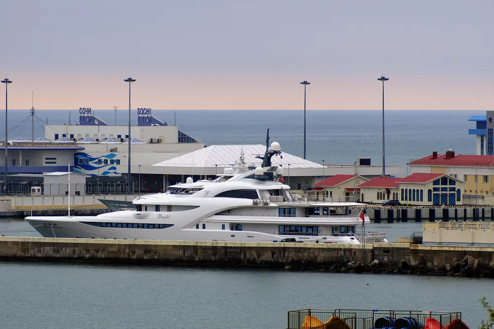 Sky Empress — 75 ft luxury yacht in Dubai, view 3
