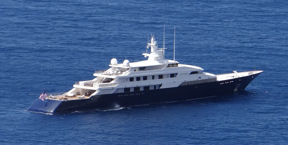 Sovereign Pearl — 101 ft superyacht in Dubai, view 3