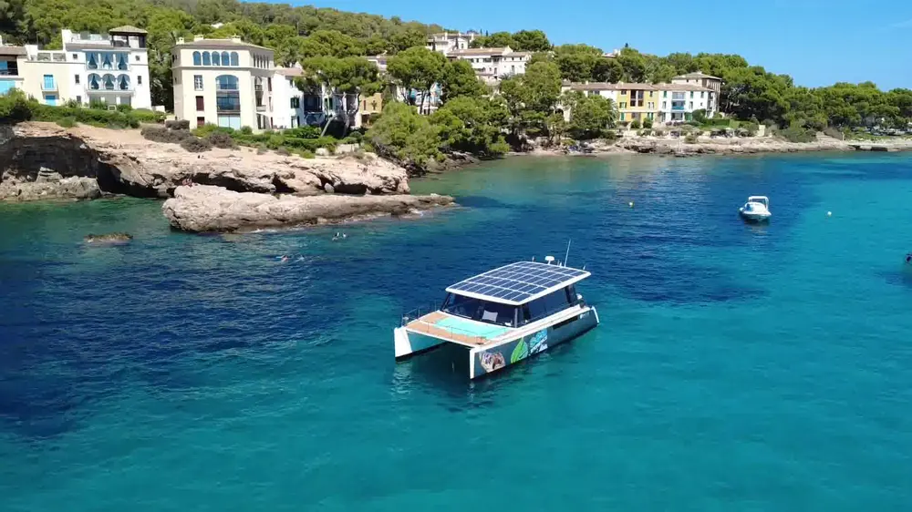 Twin Palms — 56 ft sailing catamaran in Dubai, view 3