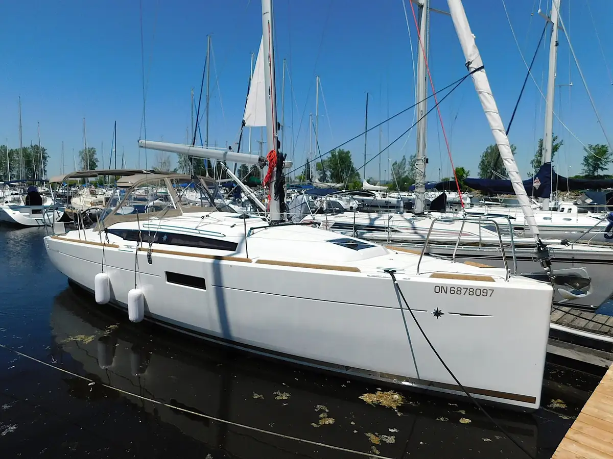 Wind Dancer — 42 ft sailing yacht for yacht charter in Dubai